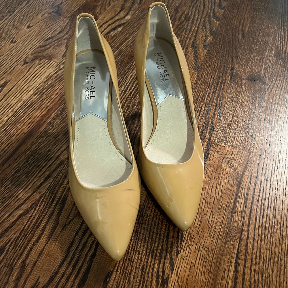 Michael Kors Nude heels
